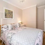 Immaculate City Centre Apartment With Free Parking - Ground Floor