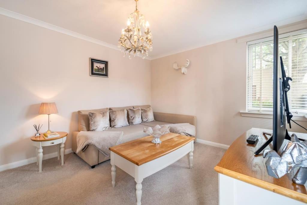 Apartment Immaculate Centre With Free Parking - Ground Floor Aberdeen