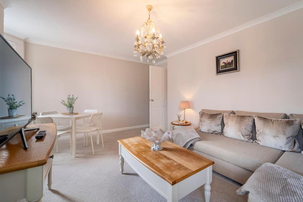 Immaculate Centre With Free Parking - Ground Floor Apartment Aberdeen