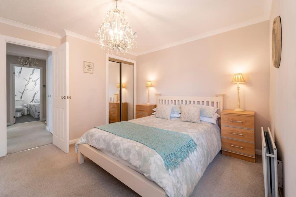 Immaculate Centre With Free Parking - Ground Floor Apartment Aberdeen
