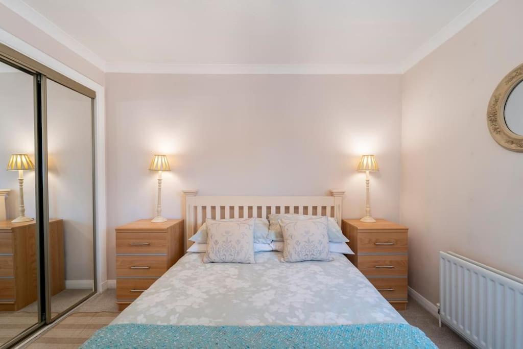 Apartment Immaculate Centre With Free Parking - Ground Floor Aberdeen