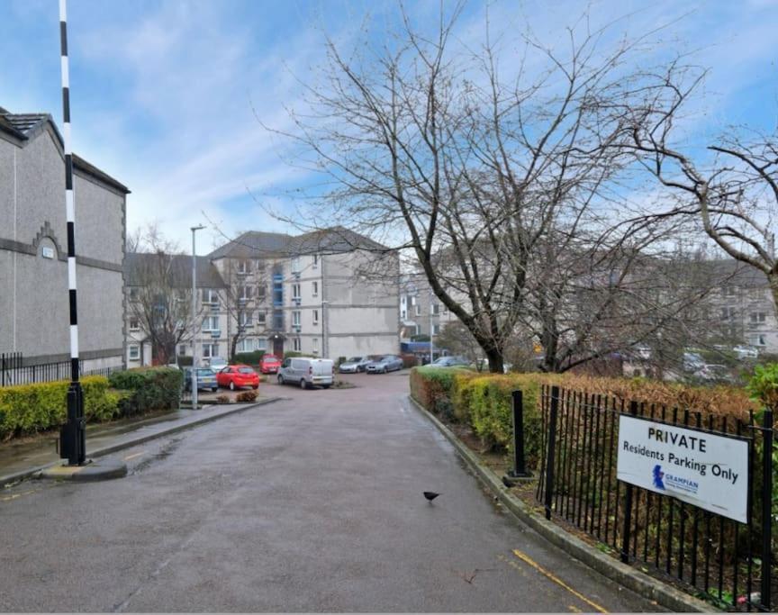 Apartment Immaculate Centre With Free Parking - Ground Floor Aberdeen